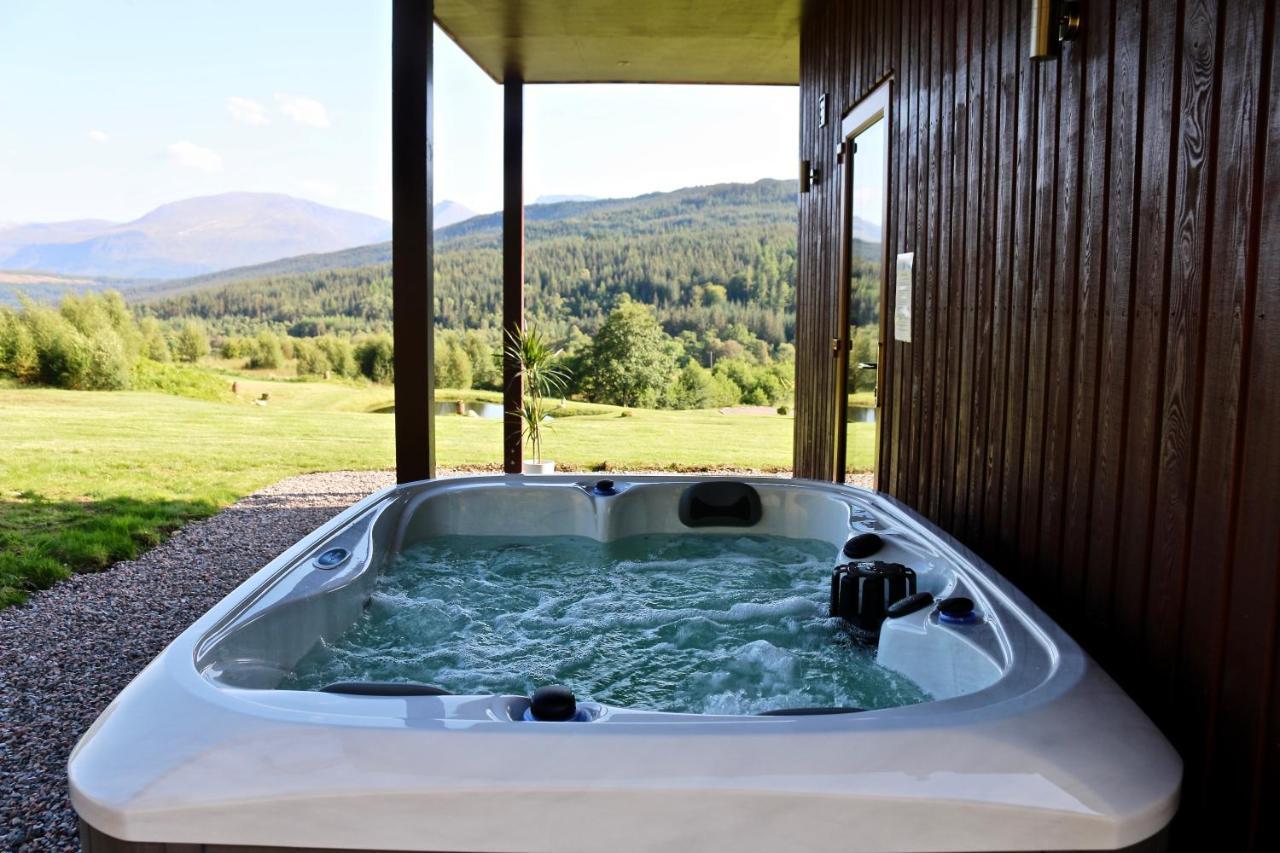 Frances' Sketch Pad With Hot Tub Appartement Fort William Buitenkant foto