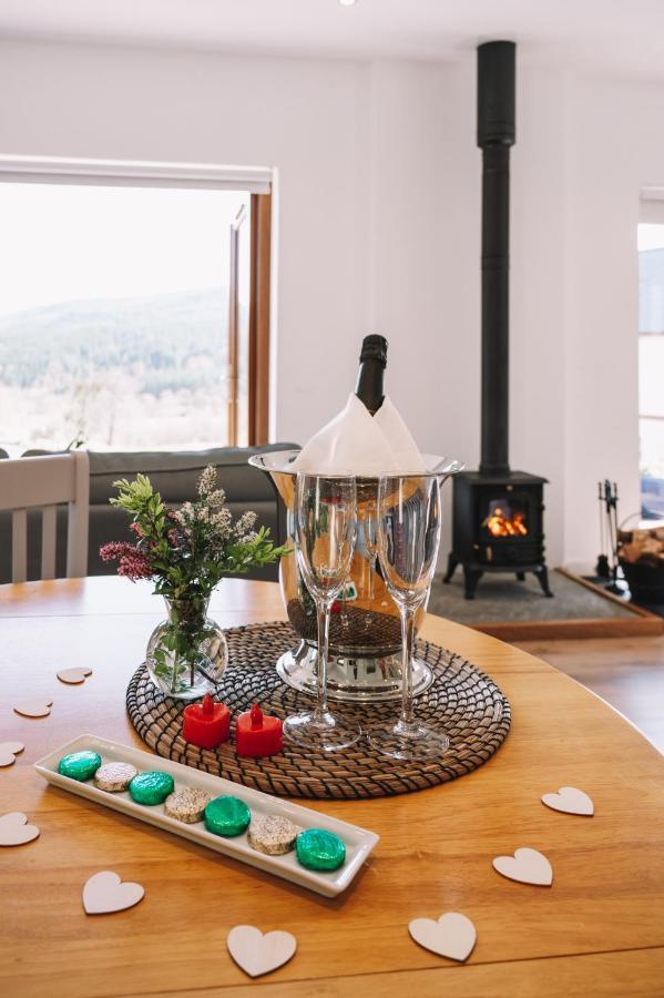 Frances' Sketch Pad With Hot Tub Appartement Fort William Buitenkant foto