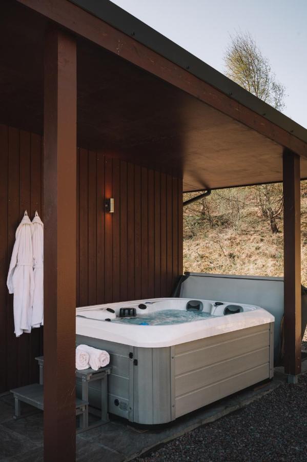 Frances' Sketch Pad With Hot Tub Appartement Fort William Buitenkant foto